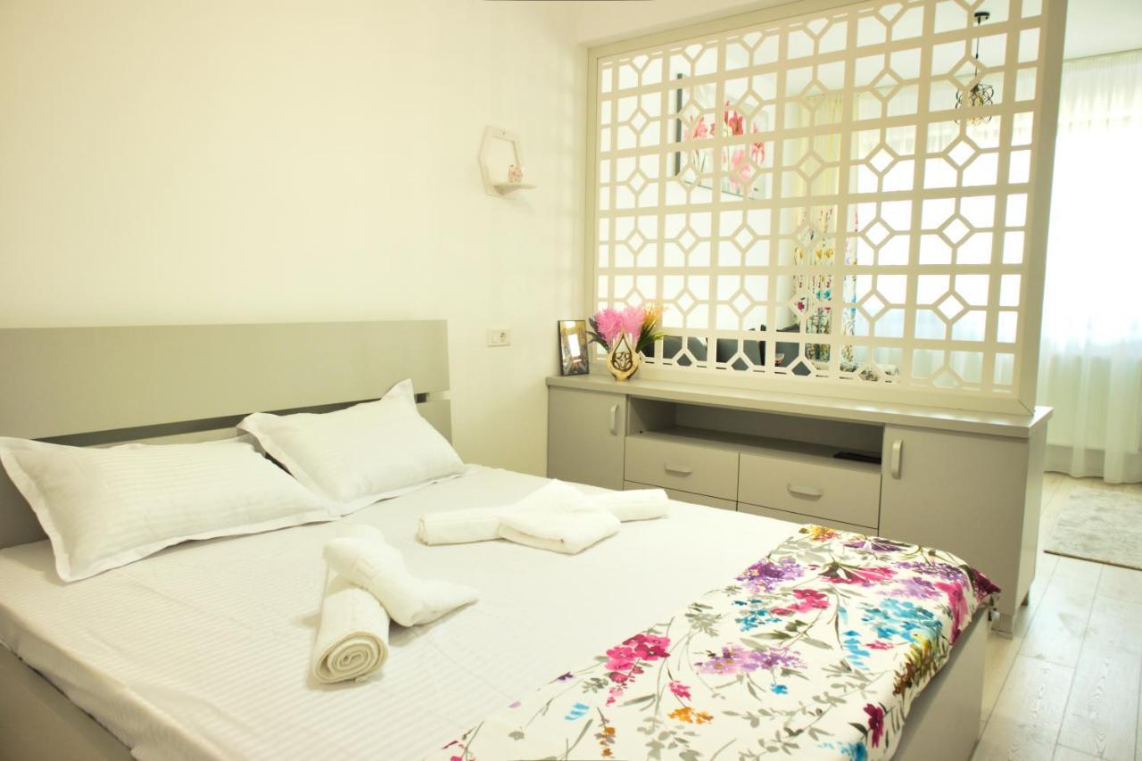 Cozy Flowers Studio - Fast Wi-Fi & Washer-Dryer Braşov Eksteriør billede
