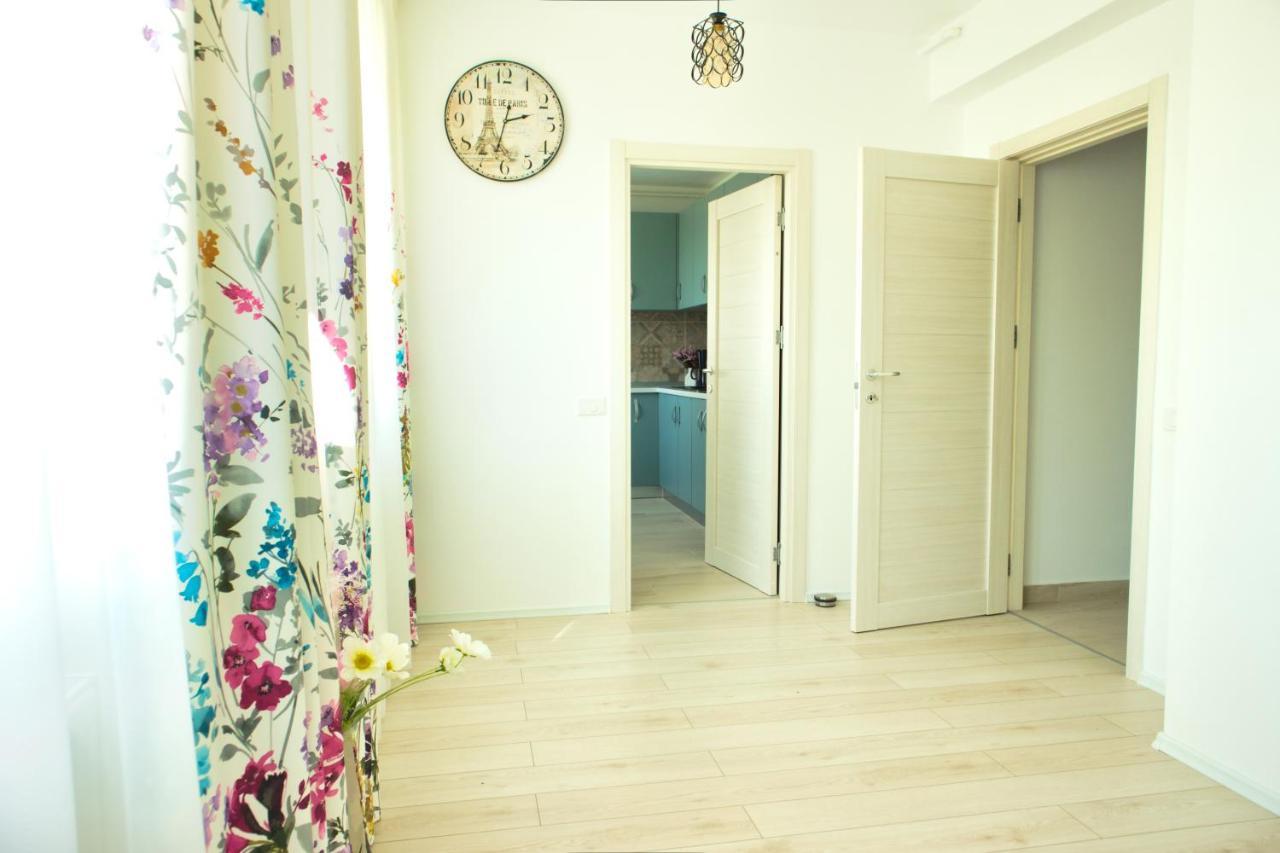 Cozy Flowers Studio - Fast Wi-Fi & Washer-Dryer Braşov Eksteriør billede